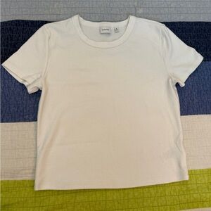 Aritzia - Sunday Best White Ribbed Baby tee